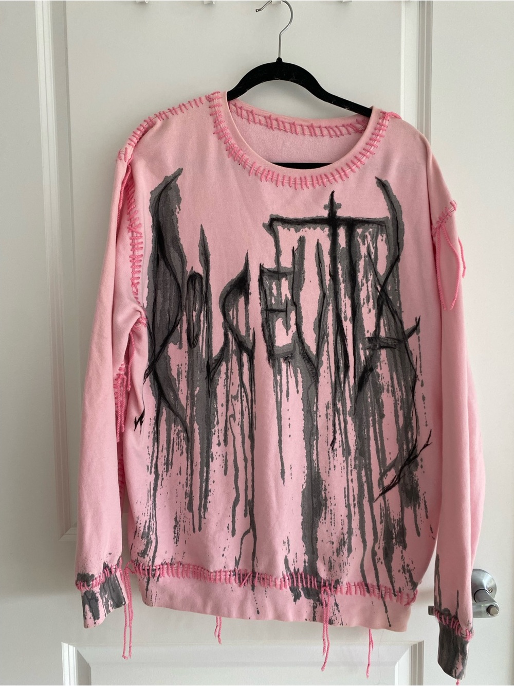“Dolce Vita” Pink Graphic Distressed Crewneck